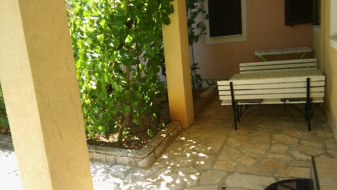Apartmani Vitkovic II Cres Kültér fotó